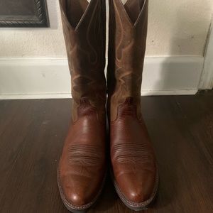 Men’s Ariat cowboy boots